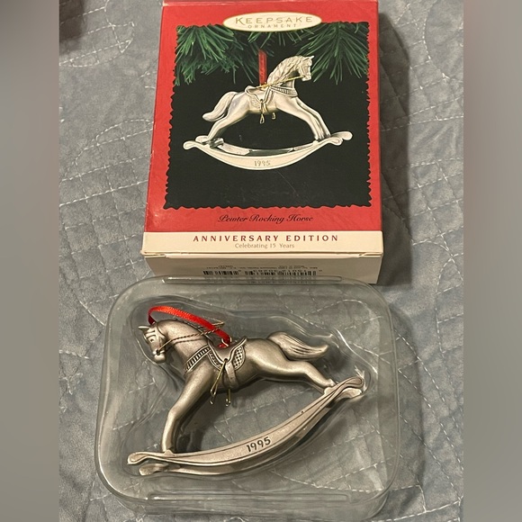 Hallmark keepsake ornament - Picture 1 of 5